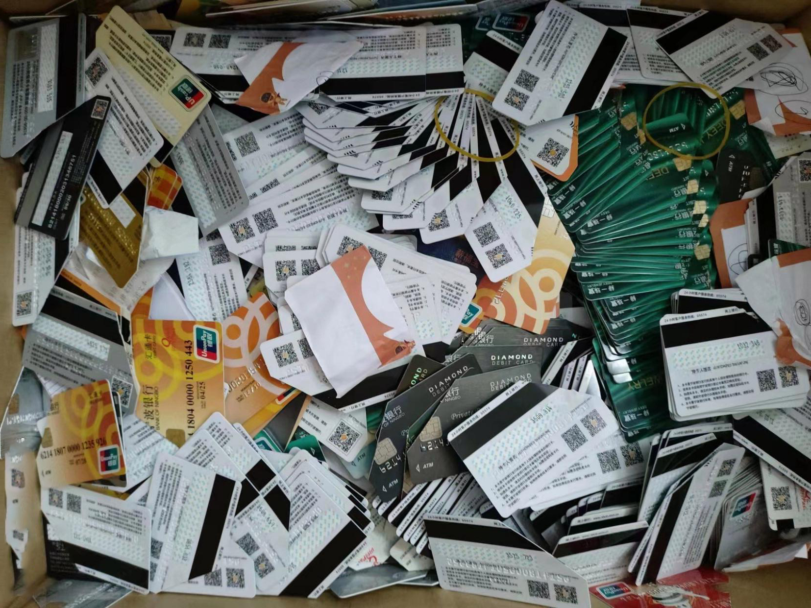 废旧IC卡销毁的意义！购物卡粉碎销毁处理